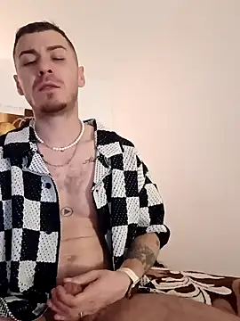 Snapshot of BenDover313OF chatting on December 17, 3:39 am BenDover313OF online show from December 17, 3:39 am