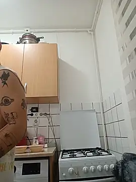 Snapshot of BenDover313OF chatting on November 10, 6:29 pm BenDover313OF online show from November 10, 6:29 pm