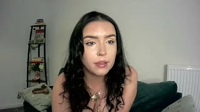 Snapshot of FckableAngel chatting on June 9, 12:17 pm FckableAngel online show from June 9, 12:17 pm