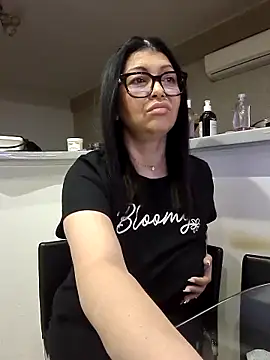 Milf Abigail online show from September 27, 1:21 am