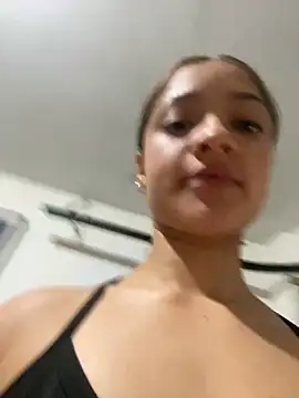 Alicia ALICIA online show from March 3, 8:32 pm