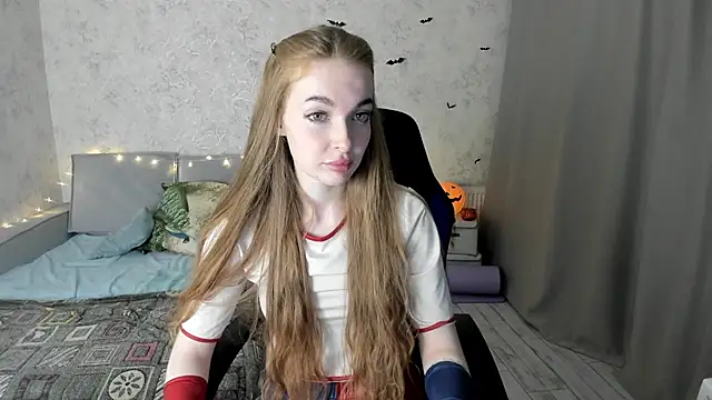 LissaCain online show from October 11, 2:15 pm