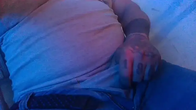 Snapshot of AlanDickson chatting on February 9, 7:45 am AlanDickson online show from February 9, 7:45 am