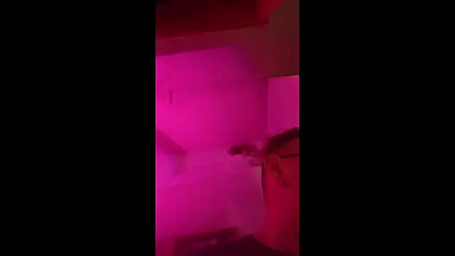 Snapshot of AlanDickson chatting on February 11, 8:41 am AlanDickson online show from February 11, 8:41 am