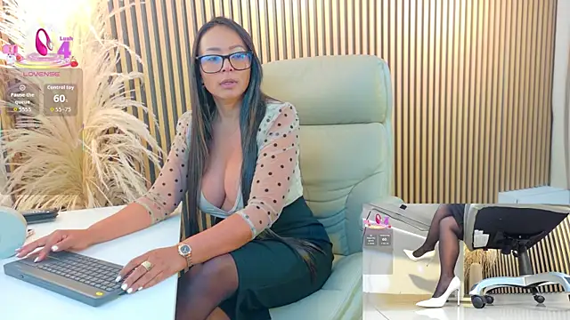 lulu 072 online show from January 10, 12:12 am