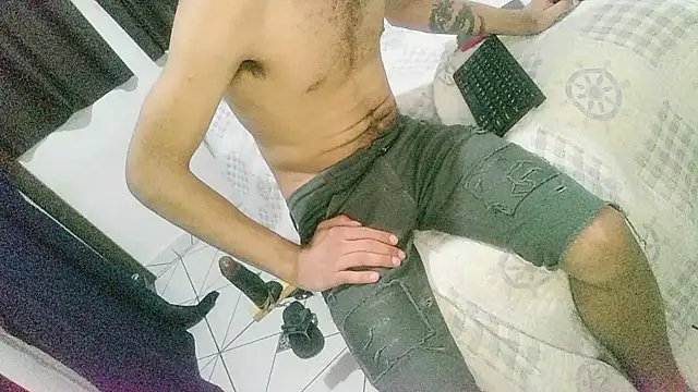 UncutToyBoy23cm online show from November 3, 4:30 pm