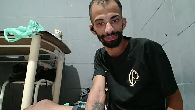 Snapshot of UncutToyBoy23cm chatting on February 27, 6:52 pm UncutToyBoy23cm online show from February 27, 6:52 pm