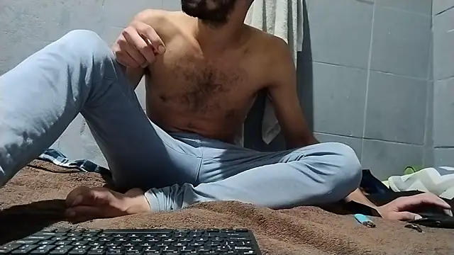 UncutToyBoy23cm online show from May 17, 7:17 am