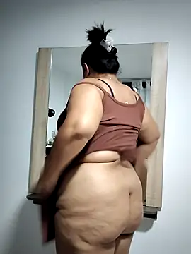 Snapshot of Mia_Adell_11 chatting on February 20, 3:01 am Mia Adell 11 online show from February 20, 3:01 am