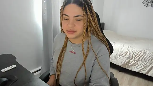 MelSaunders online show from December 19, 6:12 pm