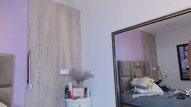 AbrilBrent online show from July 17, 7:41 pm