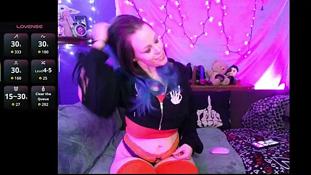 Snapshot of EverlyEster chatting on November 8, 3:07 am EverlyEster online show from November 8, 3:07 am