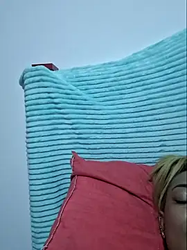 gatadeojosclaros online show from March 11, 8:09 am