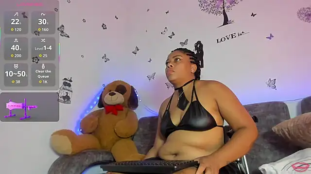 BrianaHazel online show from November 13, 11:47 pm