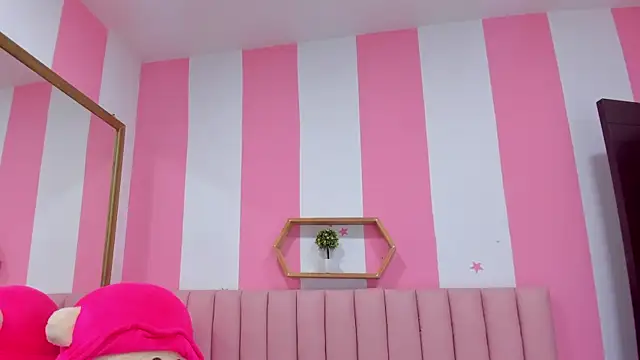 ISABELLA 020 online show from September 29, 11:48 am