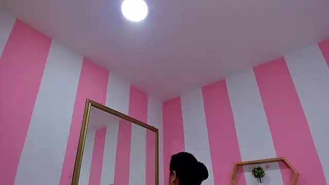 ISABELLA 020 online show from October 21, 1:34 pm