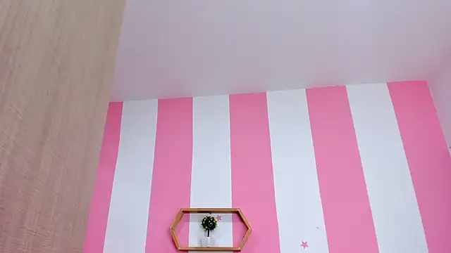 ISABELLA 020 online show from November 7, 1:55 pm