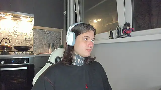  torfin  online show from March 7, 9:06 pm