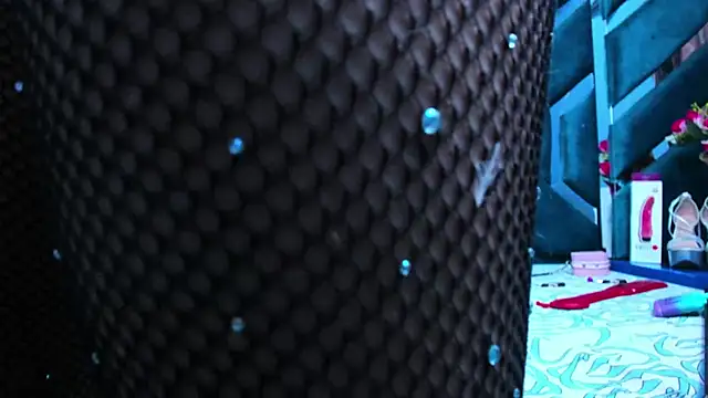 Snapshot of calipso_swet chatting on December 18, 3:58 am calipso swet online show from December 18, 3:58 am