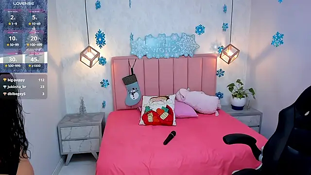 chelsyquinn online show from December 23, 7:28 am