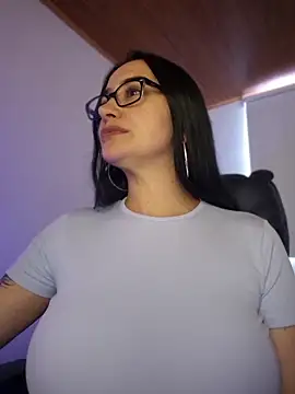 preetypeach online show from March 23, 9:08 pm