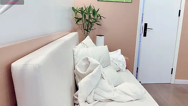 AKiKi711 online show from February 16, 4:52 am