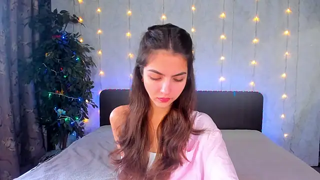 Milana Crystal  online show from December 3, 8:23 am