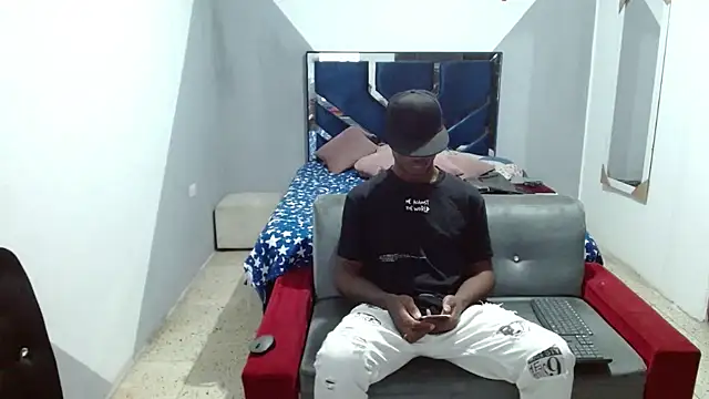 MiguelAngelxl online show from October 22, 5:19 am