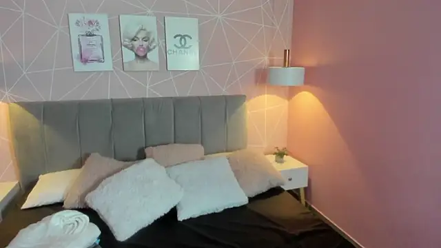 Snapshot of zara__sweet chatting on March 6, 1:40 pm zara sweet online show from March 6, 1:40 pm