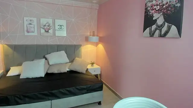 Snapshot of zara__sweet chatting on March 9, 1:26 pm zara sweet online show from March 9, 1:26 pm