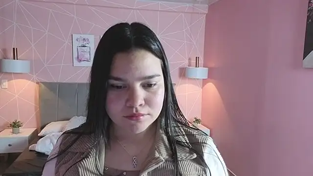 Snapshot of zara__sweet chatting on June 10, 1:32 pm zara sweet online show from June 10, 1:32 pm