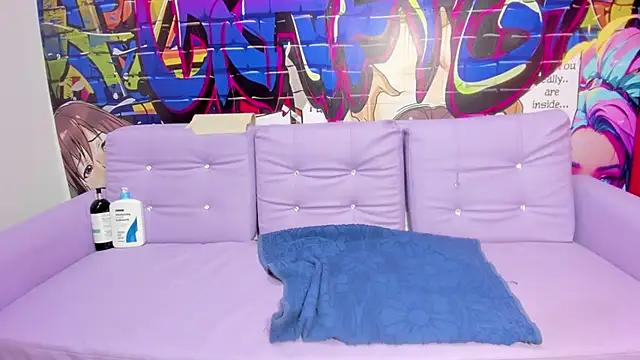 Snapshot of jessi_and_boy chatting on October 13, 11:05 pm jessi and boy online show from October 13, 11:05 pm