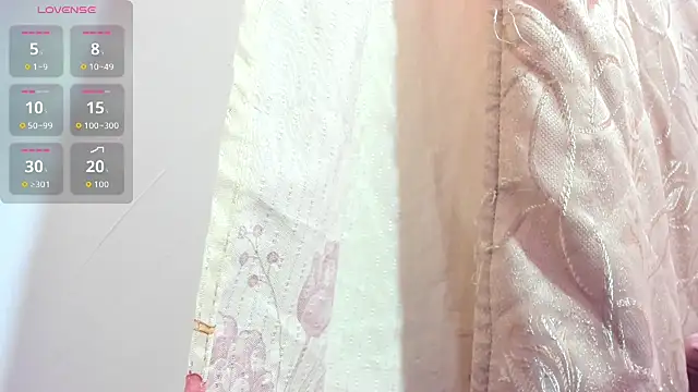 Kylie2211 online show from December 18, 3:51 pm