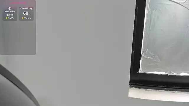 Kylie2211 online show from April 15, 6:37 pm