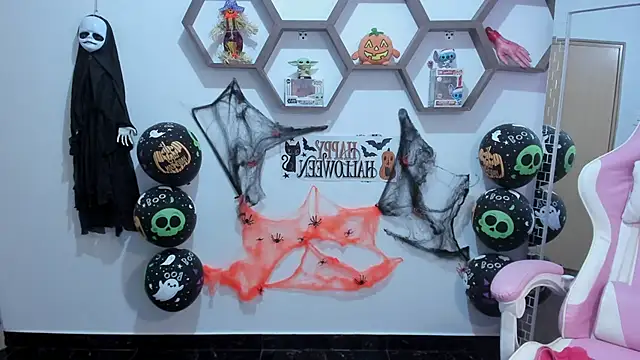 SharonSander online show from October 30, 8:53 pm