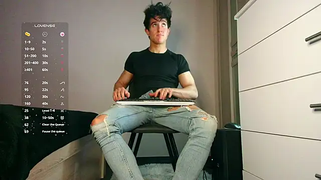 ChristianLevine  online show from March 29, 7:30 am