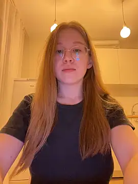 Eva Weyne online show from November 18, 8:24 pm