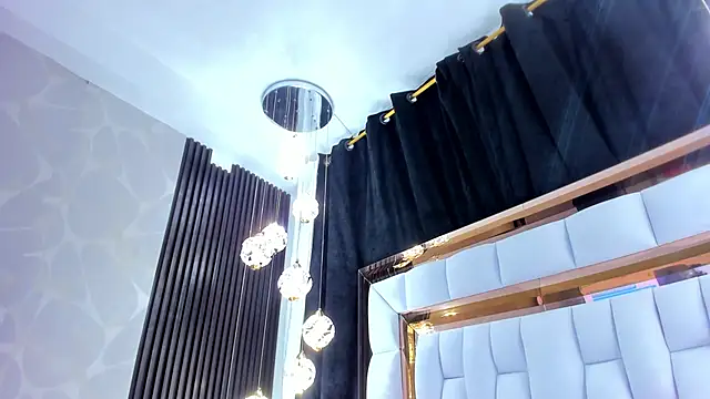 SarayRoyse online show from November 3, 7:37 pm