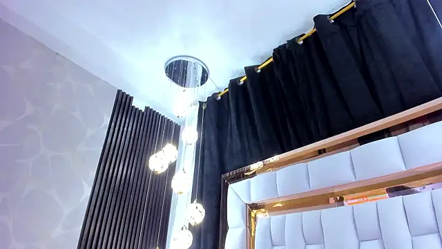 SarayRoyse online show from December 5, 7:21 pm