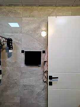 Snapshot of Esmertarcinim chatting on December 17, 12:43 pm Esmertarcinim online show from December 17, 12:43 pm