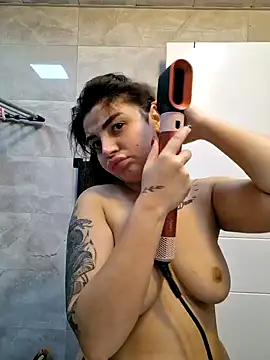 Snapshot of Esmertarcinim chatting on January 6, 1:41 pm Esmertarcinim online show from January 6, 1:41 pm