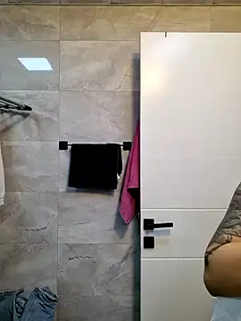 Snapshot of Esmertarcinim chatting on January 8, 3:39 pm Esmertarcinim online show from January 8, 3:39 pm