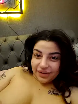 Snapshot of Esmertarcinim chatting on February 5, 6:59 pm Esmertarcinim online show from February 5, 6:59 pm