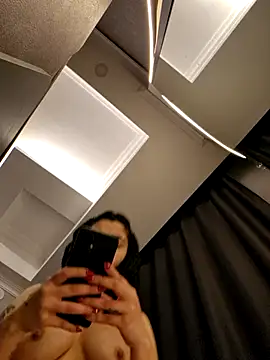 Snapshot of Esmertarcinim chatting on February 25, 12:55 pm Esmertarcinim online show from February 25, 12:55 pm