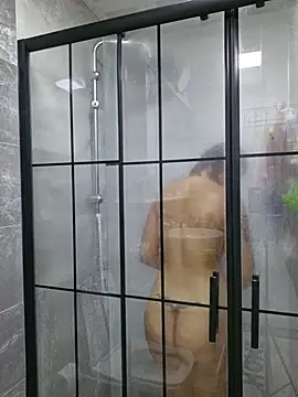 Snapshot of Esmertarcinim chatting on November 2, 2:08 pm Esmertarcinim online show from November 2, 2:08 pm