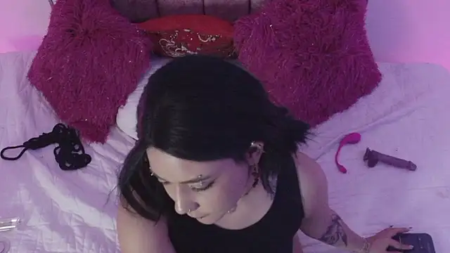 Evelynn online show from January 22, 7:46 am