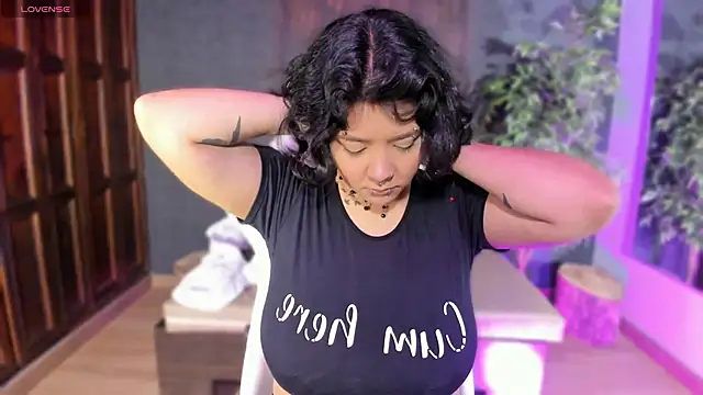 Evelynn online show from November 5, 10:59 am