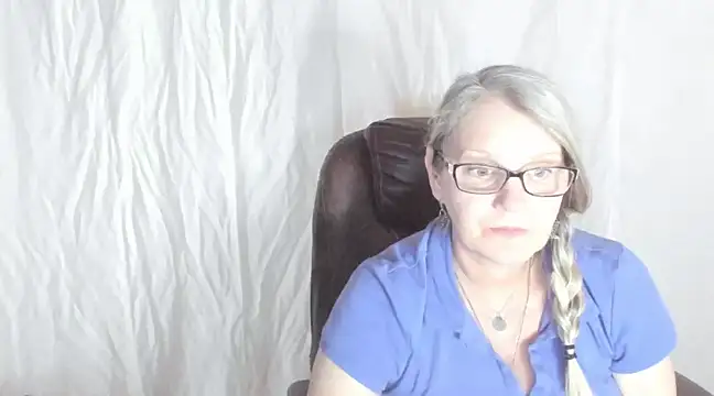 irinamaux online show from February 26, 12:03 pm