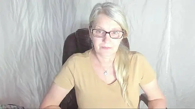 irinamaux online show from March 5, 9:16 am