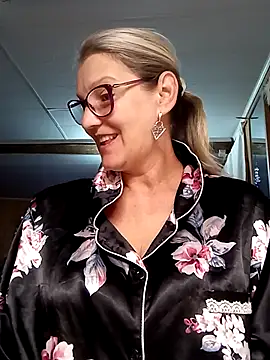 irinamaux online show from October 10, 4:33 am